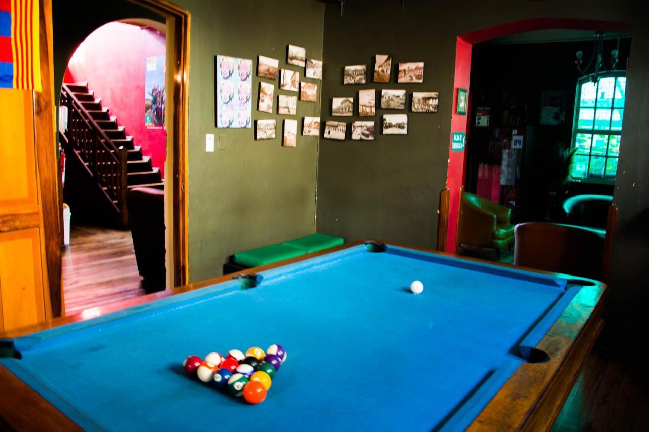Blue House Youth Hostel Quito Exterior foto